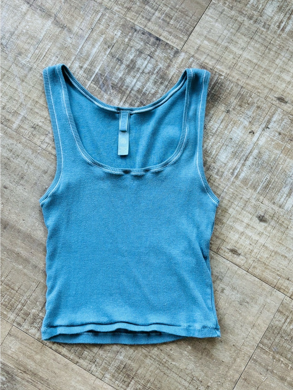 Skims Ribbed Tank Top size medium